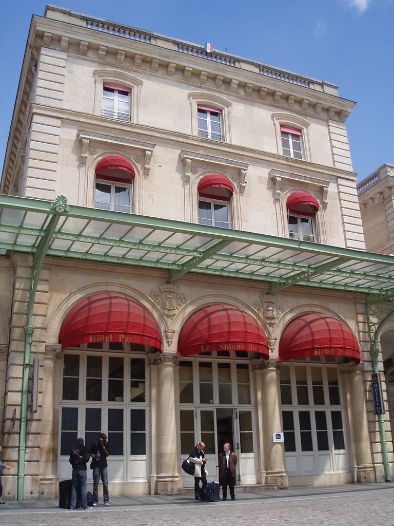 Kyriad Paris 10 - Gare De L'Est Esterno foto